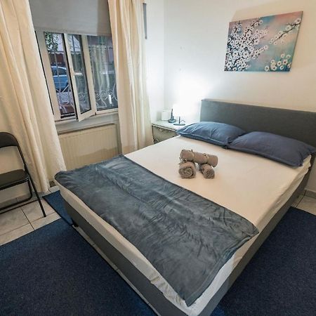 Marina Apartment Piraeus Bagian luar foto